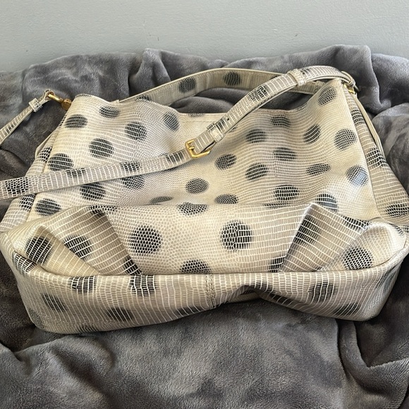 Handbag - Picture 2 of 5